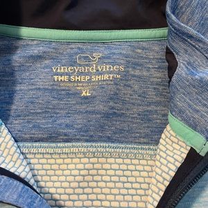 Mens Vineyard Vine 1/4 Performance Shep Shirt. Barely worn!! Pet & smoke free.